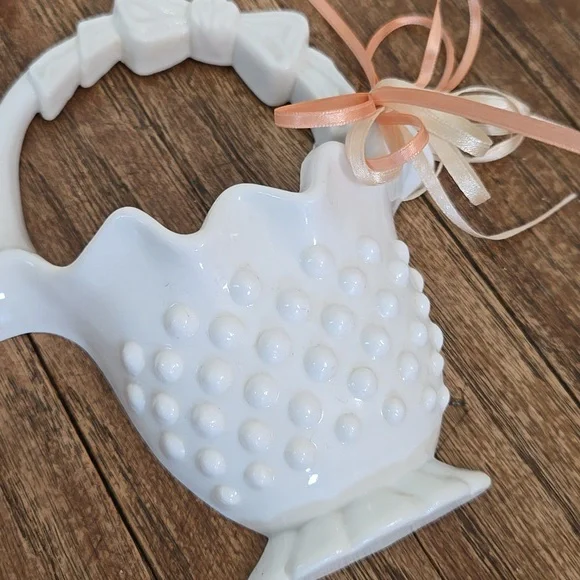 Vintage Wall Decor White Hobnail SET 5 Matching Burwood Baskets Mirror Butterfly - Picture 9 of 17